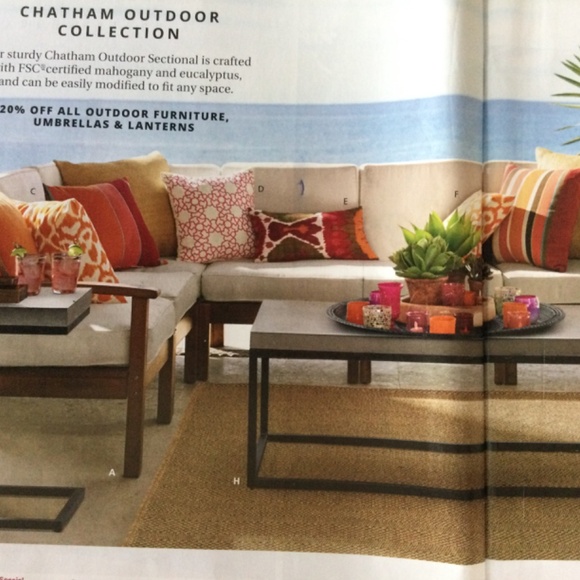 New Pottery barn pillow outdoor, indoor multi colored 20 x 20 sq - Picture 2 of 3